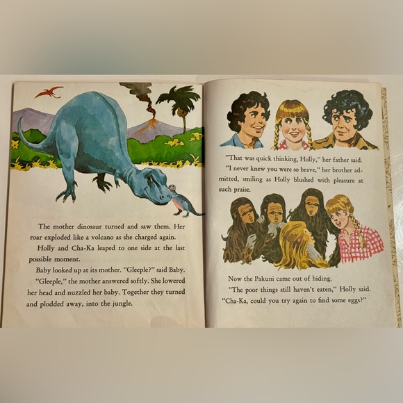 Vintage 1975 Little Golden Book Krofft’s Land of the Lost: The Surprise Guests - Picture 14 of 16